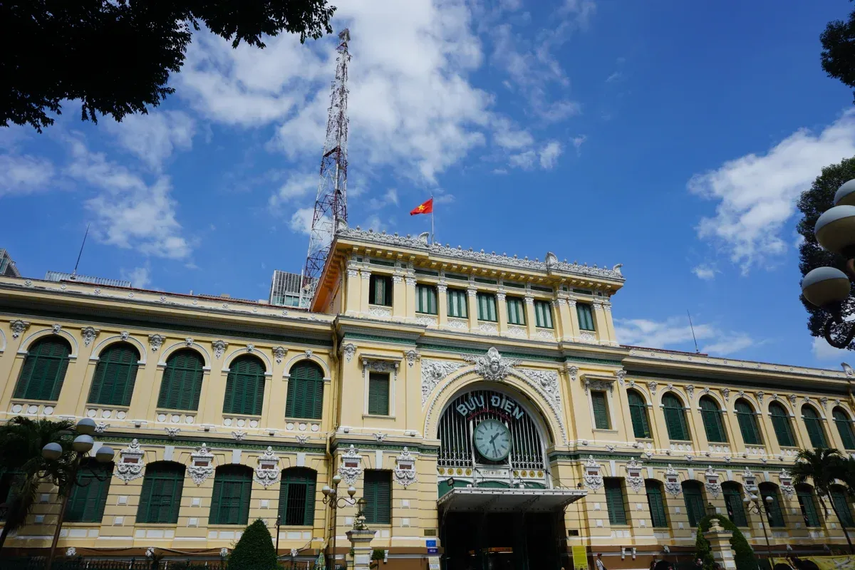 The Saigon Central Post Office on a 8-Day Vietnam Tour